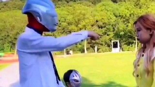 Ultraman đã trở thành vệ sĩ cho những ai tin vào ánh sáng
