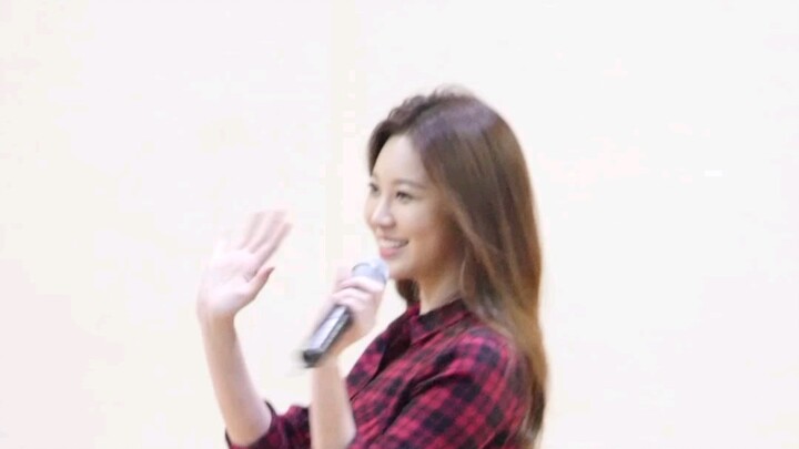 Yura is the best fan photo, no one
