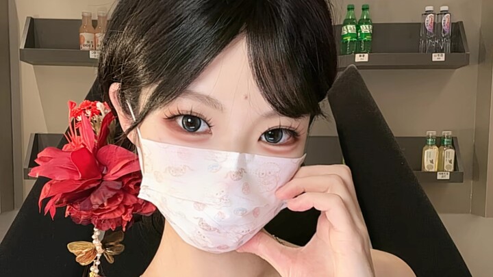 รวมฮิตเหล่าเน็ตไอดอลสาวสายดาร์กที่ดังเปรี้ยงบนติ๊กต็อก: รุ่นพี่มีนา