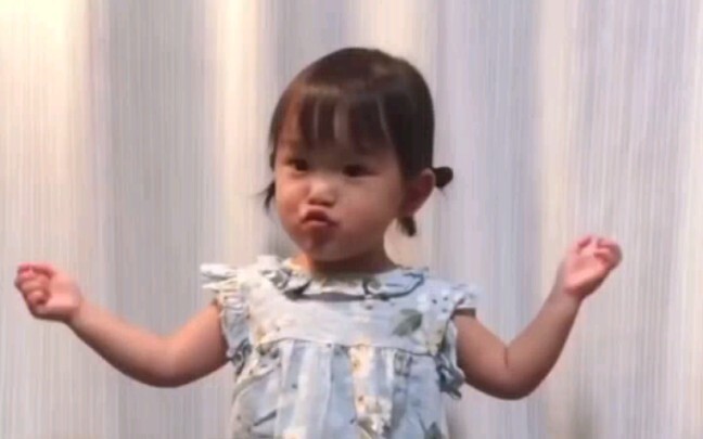 วิดีโอของเด็กหญิงวัย 2 ขวบที่คว้าเหรียญเงินจากเพลงกล่อมเด็กภาษาญี่ปุ่นก่อนการแข่งขันยิ่งน่ารักขึ้นไป