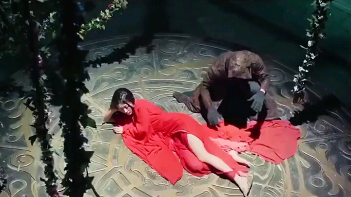 [Movie][Remix]A female hopping vampire being harassed by a guy