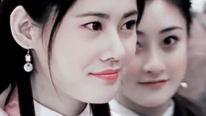 ชูชีฮย็อนเริ่มต้นก้าวสู่วงการบันเทิงจีนอย่างเป็นทางการด้วยซีรีส์ “ตำนานวีรบุรุษธงแดง” จนได้มีโอกาสแส