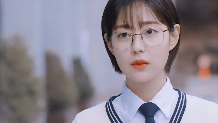Người giám sát và nữ chính cũng rất tốt!!! Vào thời điểm quan trọng, anh ấy đã đứng bên nữ chính và 