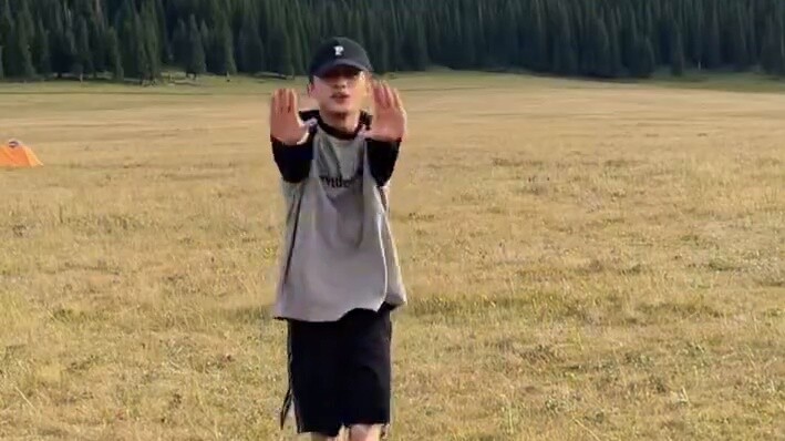 Challenge to dance around Northern Xinjiang with Zhouqu