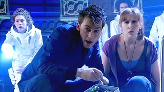 博士往阴影处扔了一个鸡腿，鸡腿落地瞬间就变成白骨