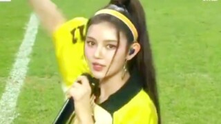 NewJeans足球联赛中场秀Attention+Hype Boy+ETA+Super Shy四首全场舞台！