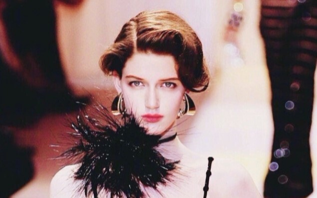 A fairy-like dress paired with a stunning beauty—her looks alone are enough to make everyone else se