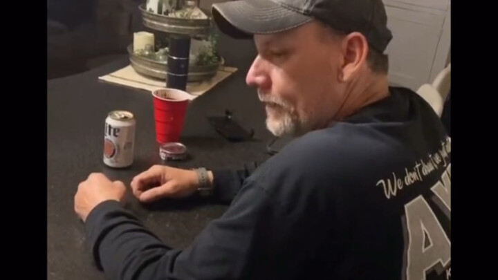 儿子问老爸能不能让他去参加派对，父亲的老司机回应笑翻全网