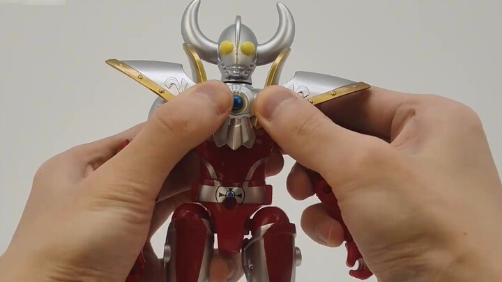Ini benar-benar kenangan masa kecil, pekerjaan yang bagus untuk Kuniyoshi. Dua mode seri Ultraman Ul