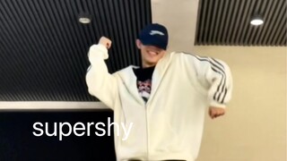 Flash a male supershy—newjeans