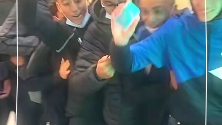 Cư dân mạng Pháp chỉ bạn bí quyết tiết kiệm tiền đi tàu điện ngầm