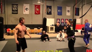 肌肉男来踢馆，挑战巴西柔术，最后输的好惨！