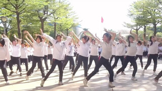 นักเรียนม.ปลายสามารถจัดท่าเต้นเองได้หรือเปล่า? ? ? เวอร์ชั่นเต็มของการเต้นรำแบบสุ่มที่มีชีวิตชีวาในช