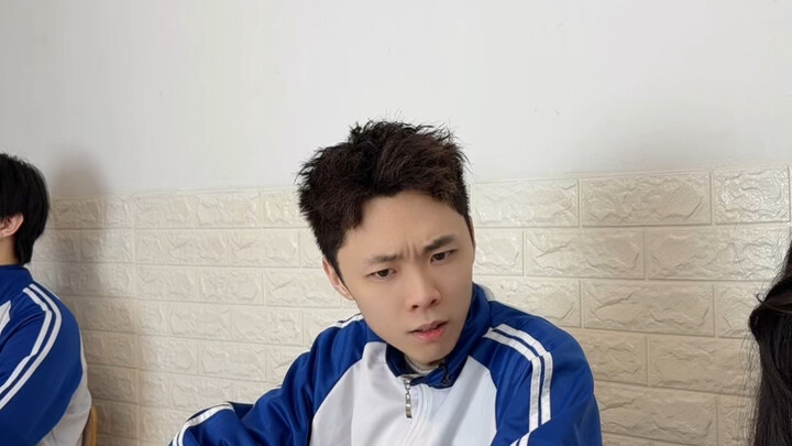 Sebenarnya siapa yang memberikannya padaku?