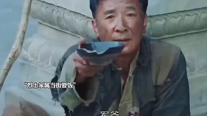 Veteran with Medals Begging on the Street! Commander Breaks Down in Tears When He Recognizes Him