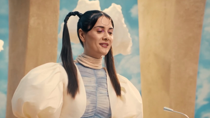 A social app born to be uninstalled.