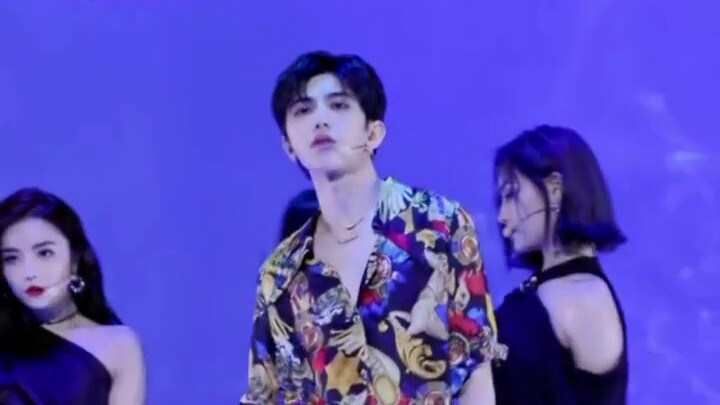 Cai Xukun's "Lover" dance live-iQIYI