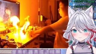 Gadis natural Jepang menonton "Black Myth Simulator"