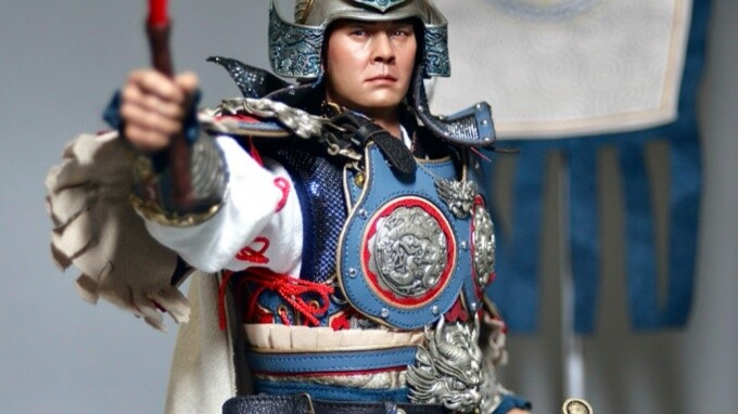 303toys Zhou Yu 2.0 merupakan peningkatan komprehensif dibandingkan dengan 1.0. Versi Hong Yuzhou da