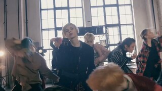 姐姐超帅！俄罗斯女孩室内超还原翻跳SEVENTEEN《THANKS》