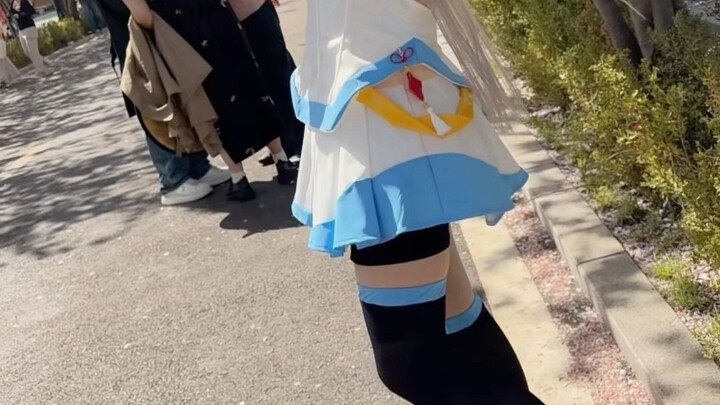 Hí hí hí, cậu bé ngày xưa mê giọng Trung V, giờ lớn lên cuối cùng cũng ra được thần tượng tuổi thơ L