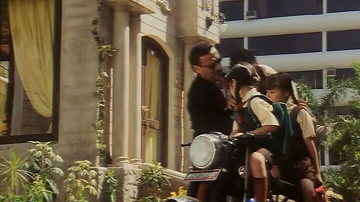 One 2 Ka 4  by Shah Rukh Khan, Juhi Chawla (2001)