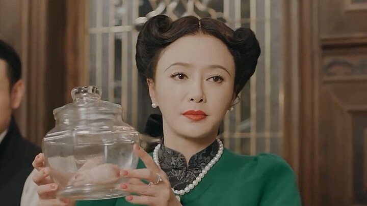 In order to save her younger sister, the elder sister used only a pufferfish to kill all the Japanes