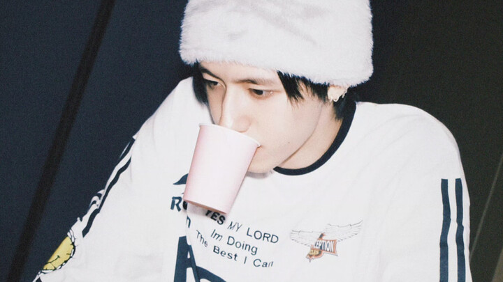 【จูจื่อซิน】เดินเล่นในโถงทางเดิน