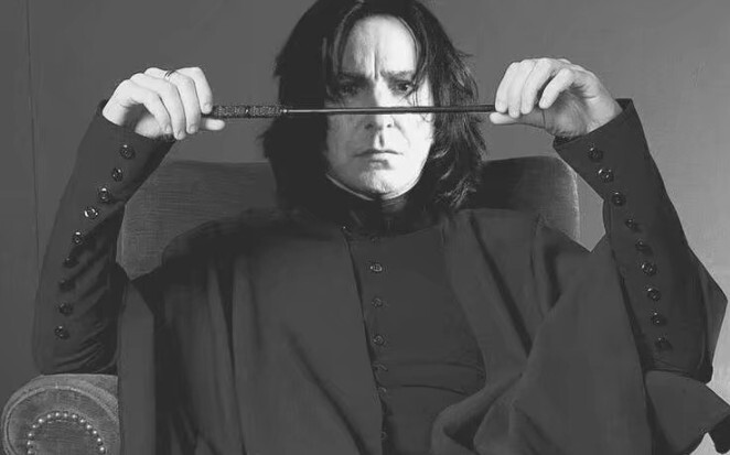 [HP] "Who said that standing in the light is a hero" | Open Snape with "The Lonely Brave"