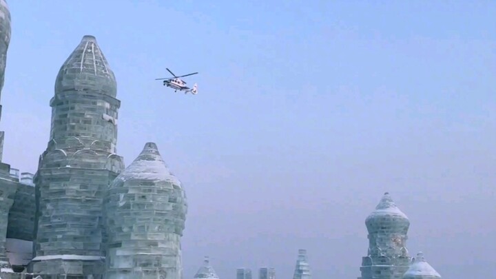Harbin kini semakin populer, dua helikopter polisi berputar-putar di atas Dunia Es dan Salju—netizen