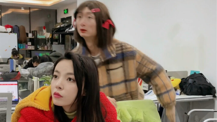 Anyone who’s encountered this kind of two-faced person, raise your hand.