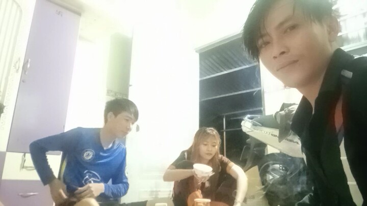 bữa cơm của một ngày mệt mỏi