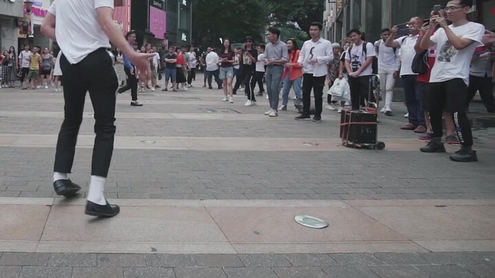 2019.6.25. Guangzhou flash mob pays tribute to Michael Jackson