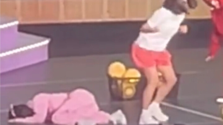 MOMO: ฉันคือใคร ฉันอยู่ที่ไหน (กลับหัว)