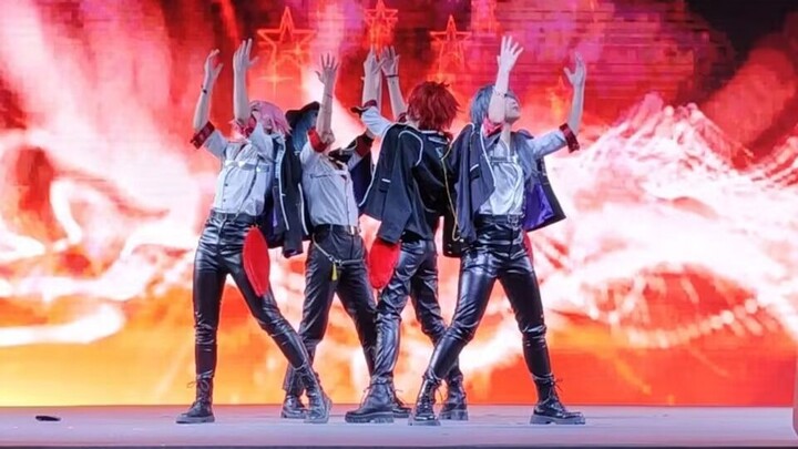 การจัดมุมกล้องสุดงดงาม! Crazy: B ปีนแท่นได้อลังการราวกับคอนเสิร์ต!? 【อาเรียดนีแห่งปลายนิ้ว】เวิลด์ไลน