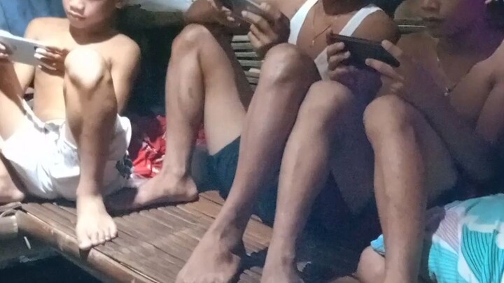 apat na magbabarkada bigla nalang binaril habang naglalaro nang ML