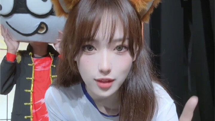 The Champion Pan-Flipping Tutorial by a Female Commentary Host of Naraka: Bladepoint