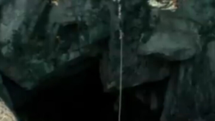 swiss army man film absurd tapi ngakak polll