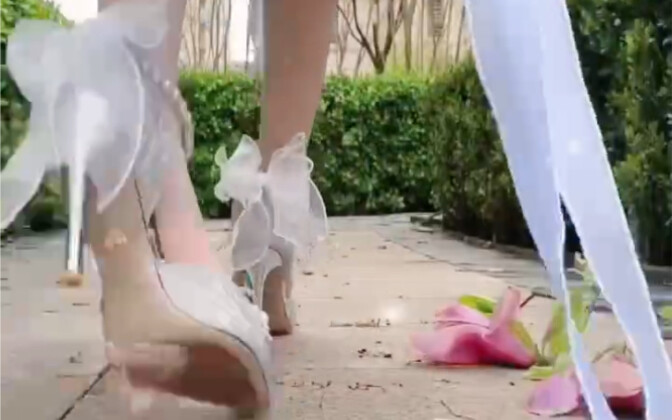 Edible-grade | Feels so心疼—those magnolia flowers you’re trampling underfoot, just about to burst int