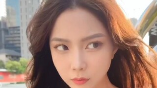 Can blind people take pictures of other people's chests?