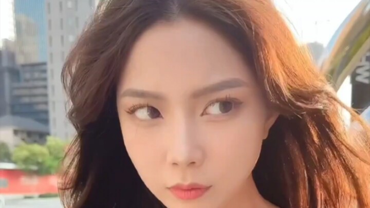 هل يُسمح للمكفوفين بتصوير صدور الآخرين؟