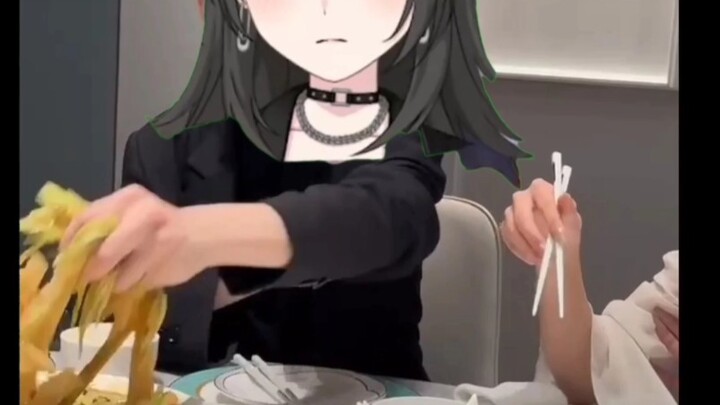 When Hailing saw that Lixi couldn't pick up any food.