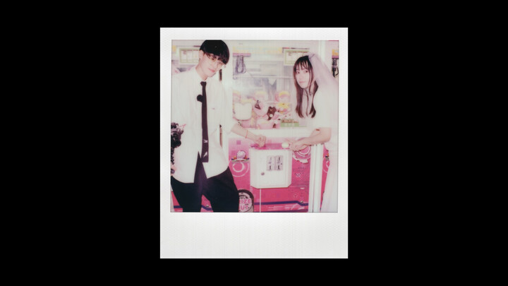 Two years ago, on a whim, we decided to shoot our own wedding photos. We headed to a nearby park: I 