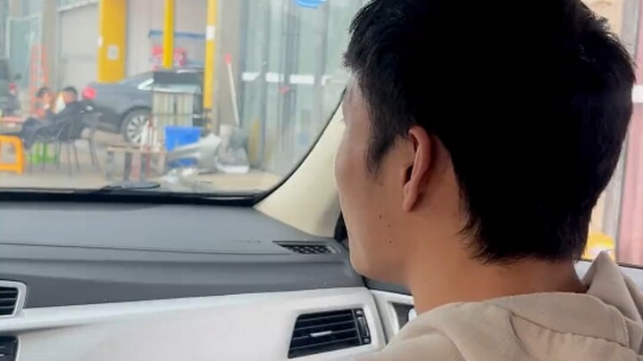 ไม่เป็นไร ผมจะลงมือเอง นี่มันข้อได้เปรียบของอาชีพชัดๆ คอนเทนต์เนื้อหาสมจริงเกินไปแล้ว