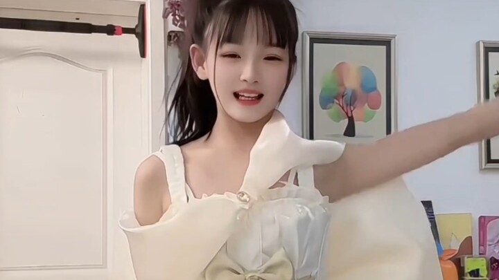 ليو يوي شوان، إلهة لا تُنسى في المدرسة الإعدادية للبنات