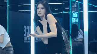 I AM - I'VE dance cover of this great song. The chorus is so exciting. It's so easy to get excited.