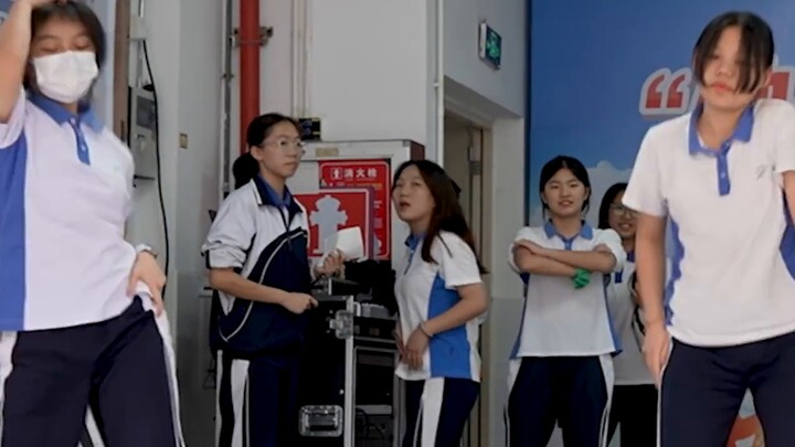 Sự kiện "Flash Mob" của trường - STG Street Dance Club