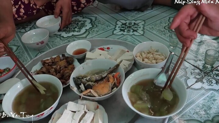 Cá Suối Nấu Măng Chua _ Bữa Cơm Bình Dị Của Người Dân Miền Núi - Nhịp Sống