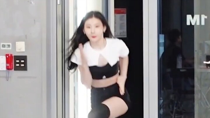 【ITZY Lee Chae-ryeong】Aku kagum sama kamu