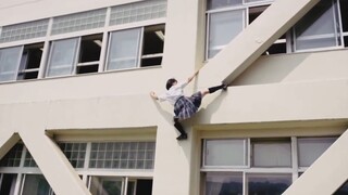 I've seen people climbing over the wall to skip classes, but I've never seen people climbing over th
